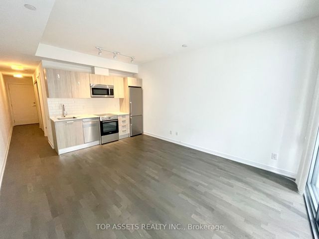1007 - 57 St  Joseph St