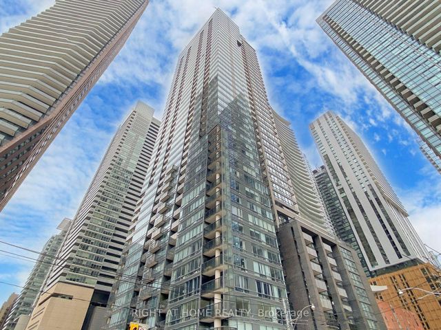 318 - 295 Adelaide St W