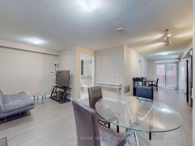 318 - 295 Adelaide St W