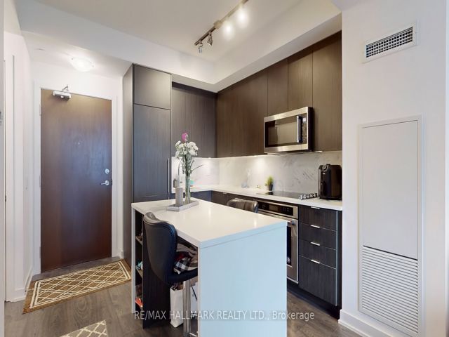 1808 - 38 Iannuzzi St