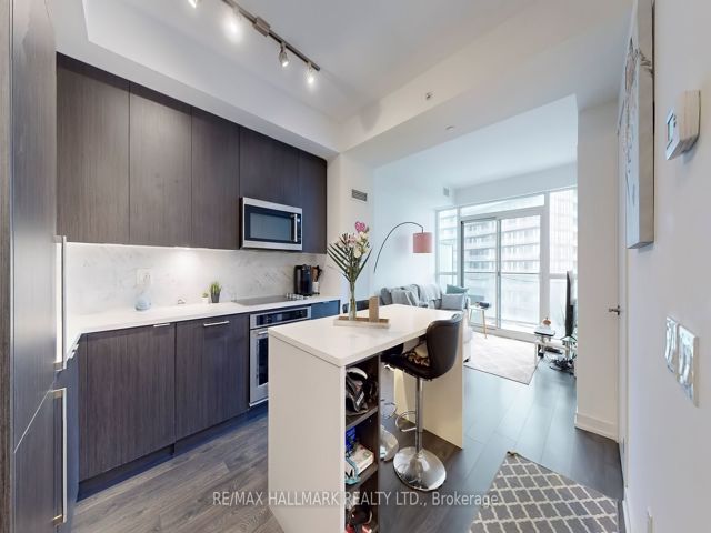 1808 - 38 Iannuzzi St