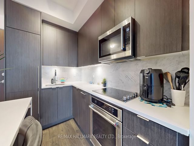 1808 - 38 Iannuzzi St