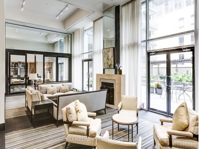 414 - 438 King St W