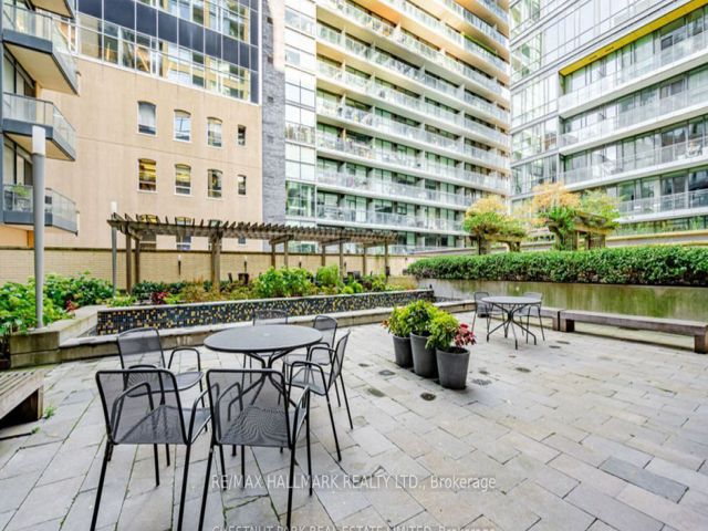 414 - 438 King St W