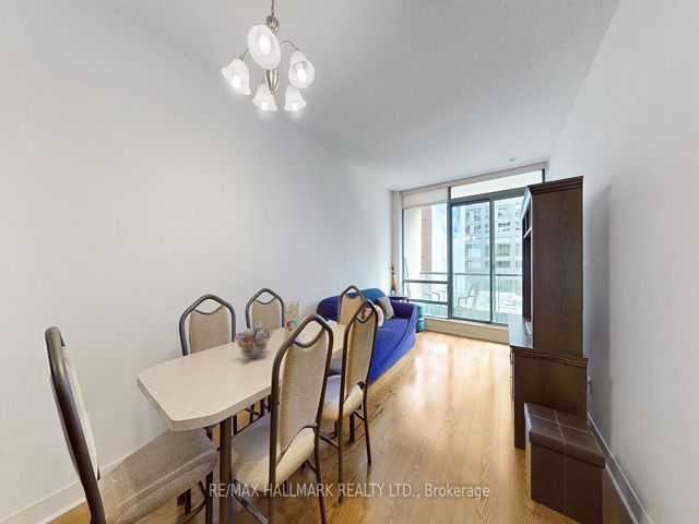 414 - 438 King St W