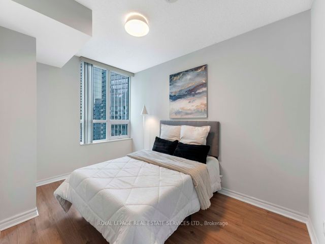 3709 - 19 Grand Trunk Cres
