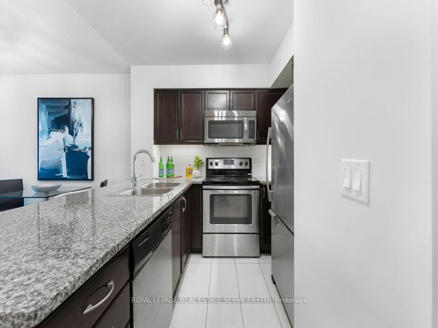 3709 - 19 Grand Trunk Cres