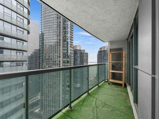 3709 - 19 Grand Trunk Cres