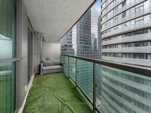 3709 - 19 Grand Trunk Cres