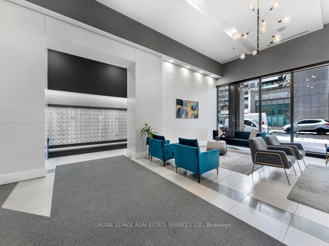 3709 - 19 Grand Trunk Cres
