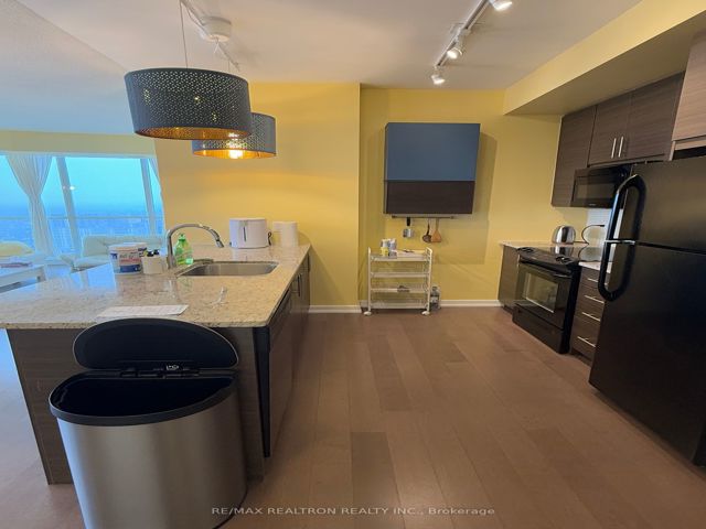 2808 - 70 Forest Manor Rd