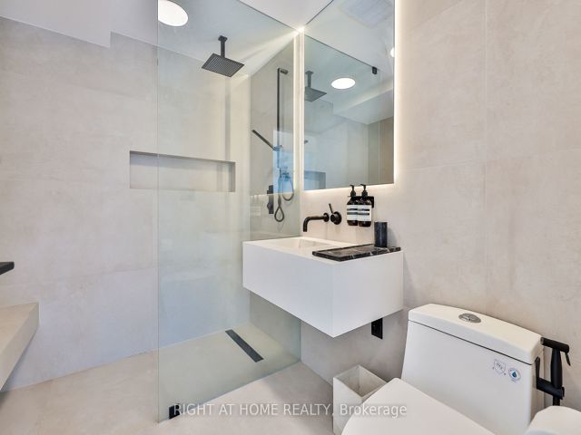 306 - 183 Dovercourt Rd