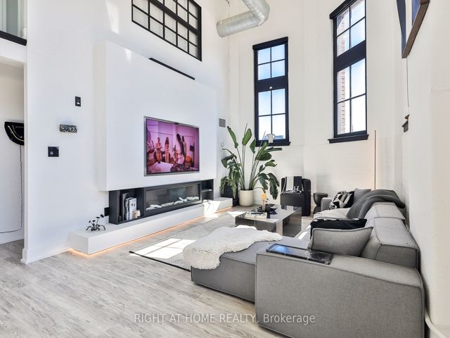 306 - 183 Dovercourt Rd