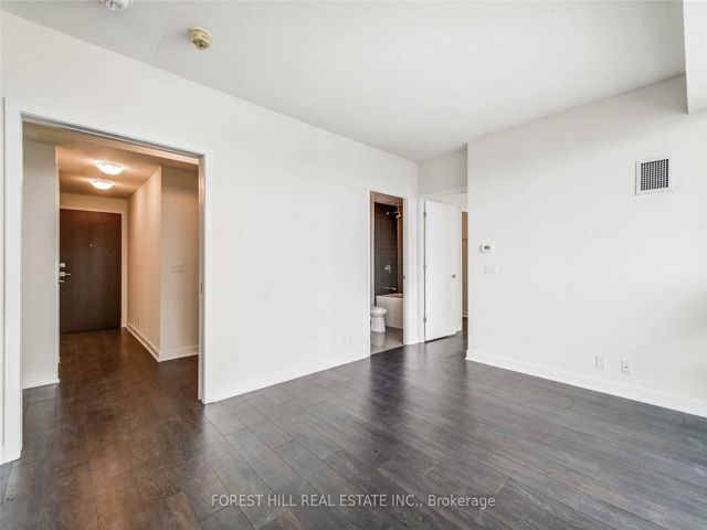 5201 - 2221 Yonge St