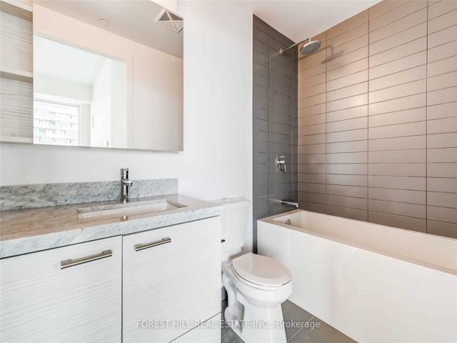 5201 - 2221 Yonge St
