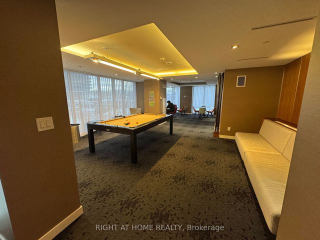 808 - 72 Esther Shiner Blvd