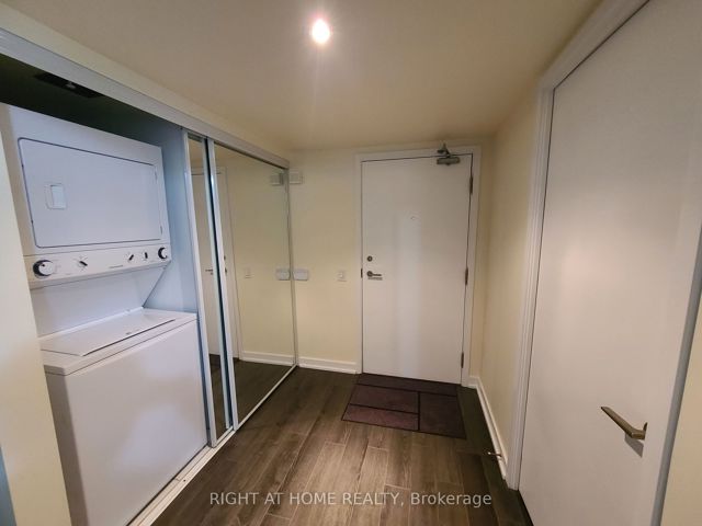 808 - 72 Esther Shiner Blvd