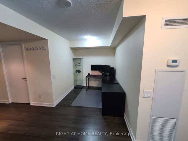 808 - 72 Esther Shiner Blvd