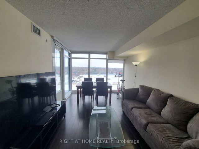 808 - 72 Esther Shiner Blvd