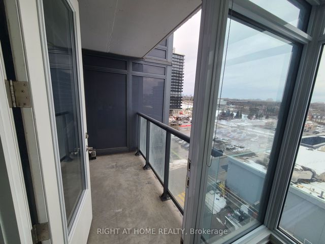 808 - 72 Esther Shiner Blvd