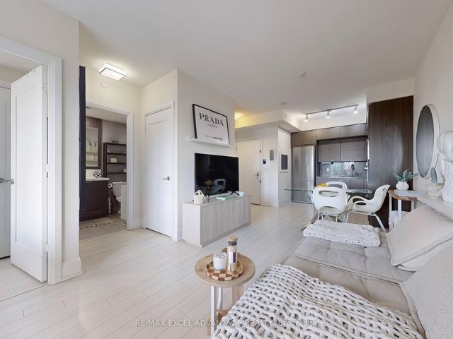 826 - 120 Harrison Garden Blvd