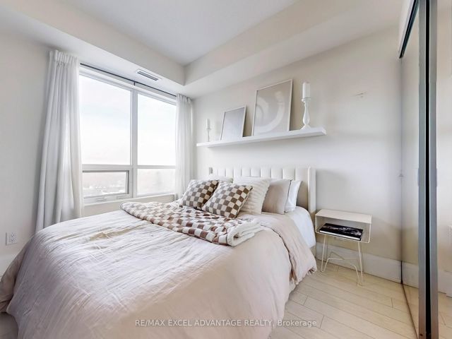 826 - 120 Harrison Garden Blvd