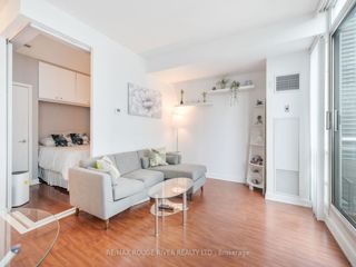3201 - 381 Front St W