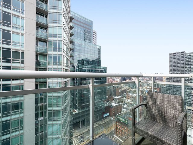 3201 - 381 Front St W