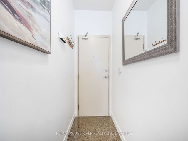 3201 - 381 Front St W