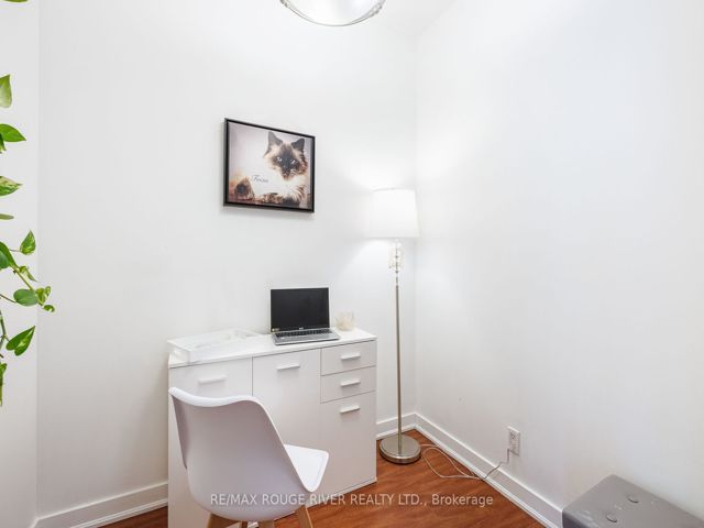 3201 - 381 Front St W