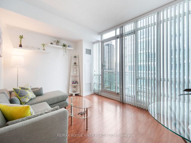 3201 - 381 Front St W