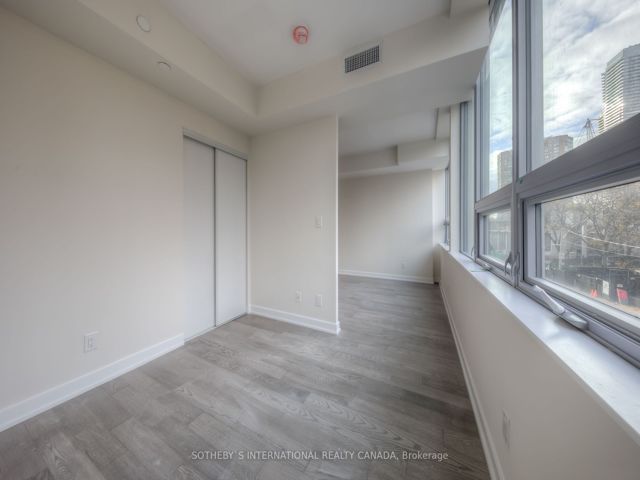 203 - 17 Dundonald St