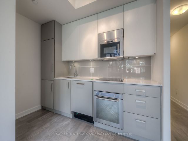 203 - 17 Dundonald St