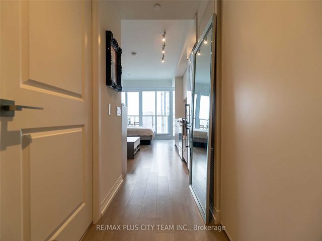 1413 - 251 Jarvis St