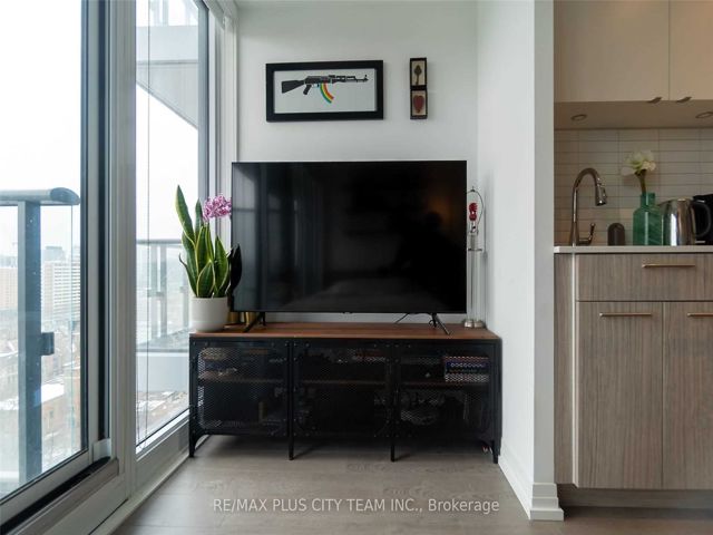 1413 - 251 Jarvis St