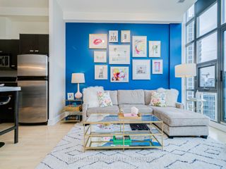 1020 - 637 Lake Shore Blvd W