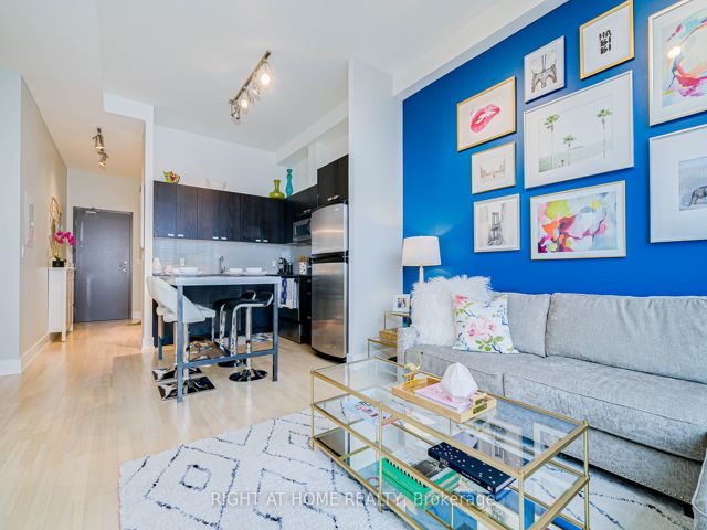 1020 - 637 Lake Shore Blvd W