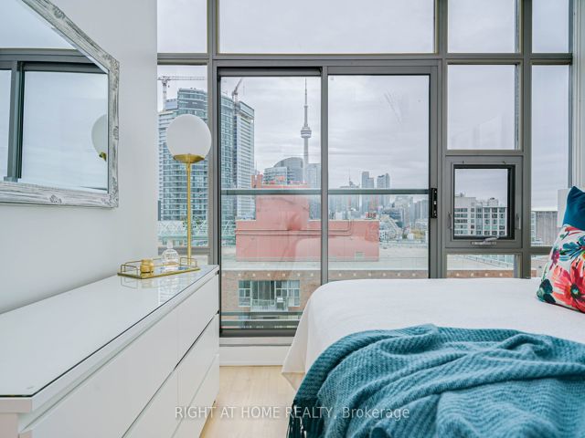 1020 - 637 Lake Shore Blvd W