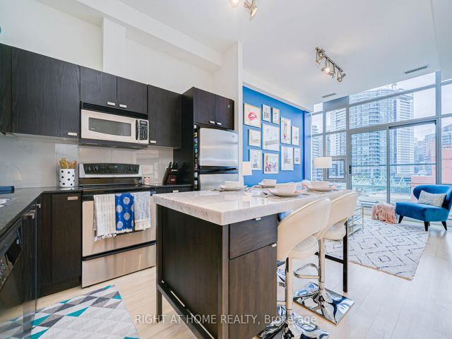 1020 - 637 Lake Shore Blvd W