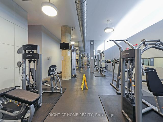1020 - 637 Lake Shore Blvd W