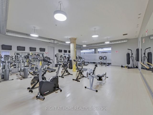 1020 - 637 Lake Shore Blvd W