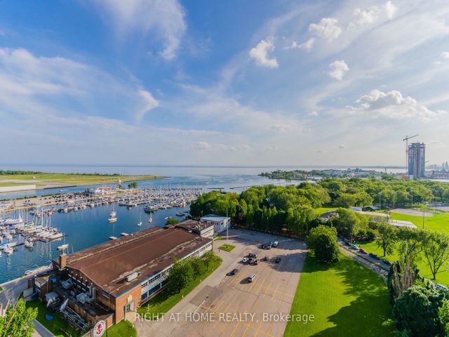 1020 - 637 Lake Shore Blvd W