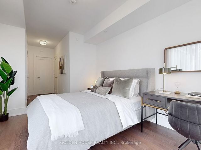 903 - 30 Inn On The Park Dr