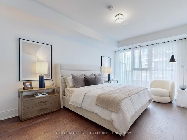 903 - 30 Inn On The Park Dr