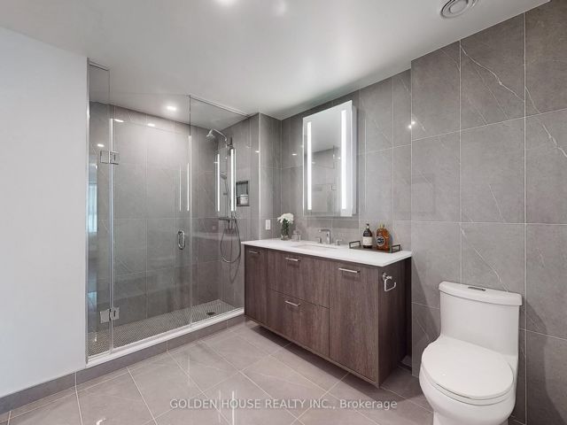 903 - 30 Inn On The Park Dr