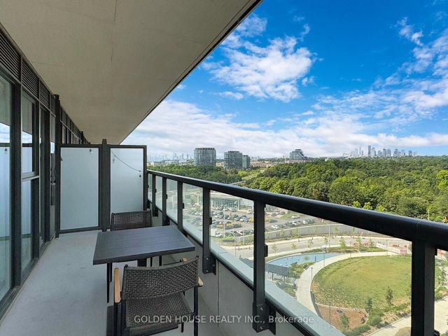 903 - 30 Inn On The Park Dr