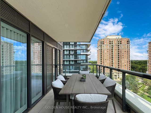 903 - 30 Inn On The Park Dr