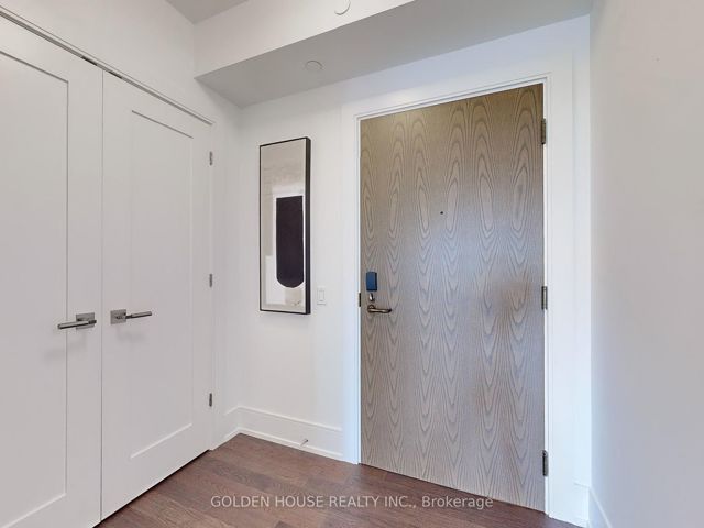 903 - 30 Inn On The Park Dr