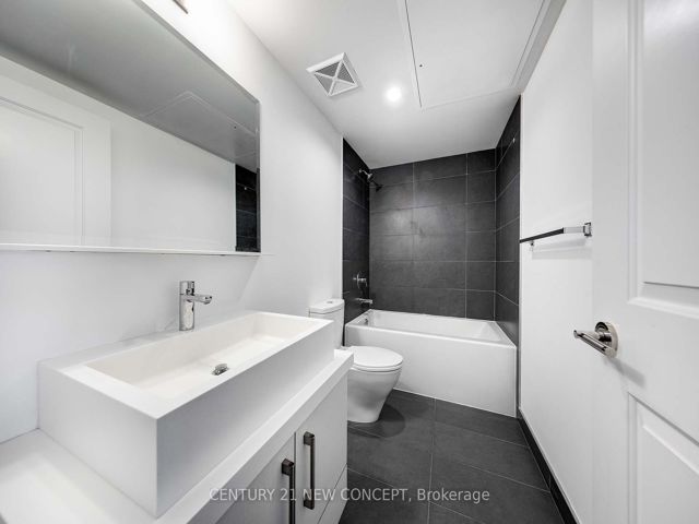1006 - 65 St Mary St