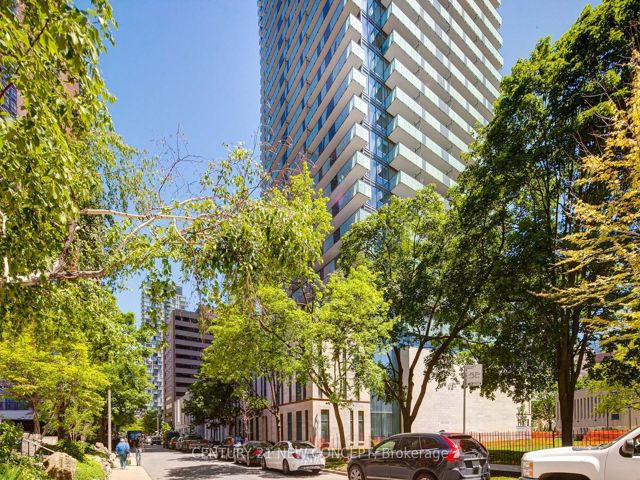 1006 - 65 St Mary St